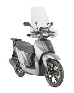 Givi 8103A parabrezza per Peugeot Tweet FL GT e Allure 50 125 e 200 dal 2023.