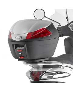 Attacco posteriore specifico per bauletto Givi SR5611  per moto PIAGGIO Liberty 50-125-150-200 (02 > 08) Liberty 50-125-150 (09 > 15) Liberty 50-125-150, con piastra compresa.