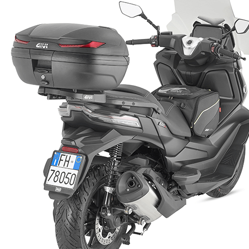 Bauletto Givi Monokey V45 Arena V45N montato sullo scooter.