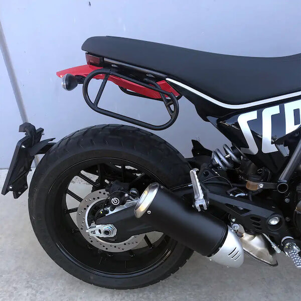 Telaietti porta borse laterali per la moto Ducati Scrambler 800 dal 2024.