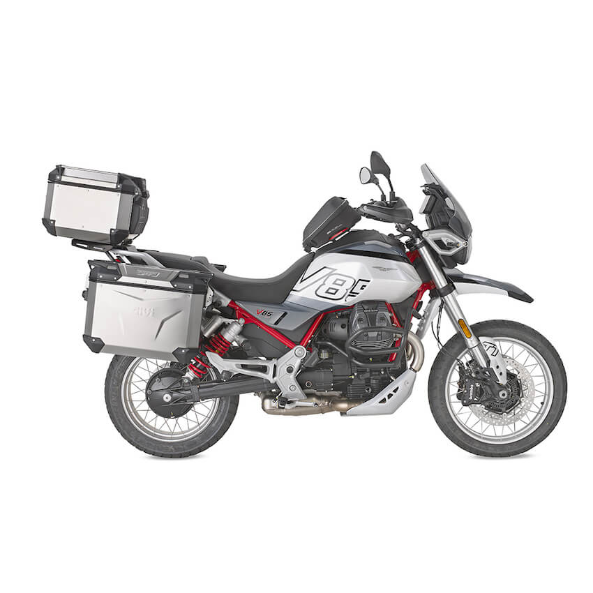 Valigie Givi Outback Evo sulla moto Guzzi V85 TT dal 2024.