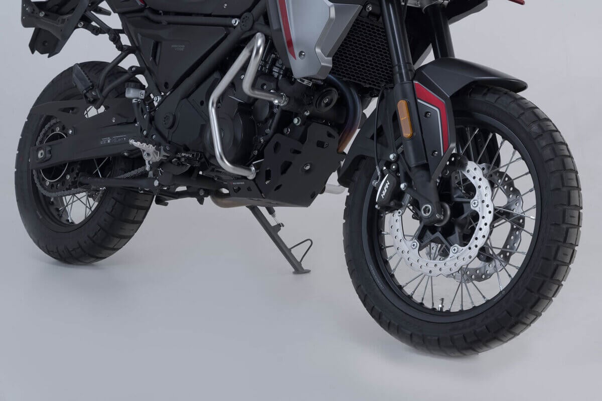 Paracoppa nero per la moto Voge Valico 650 DSX SW-Motech.