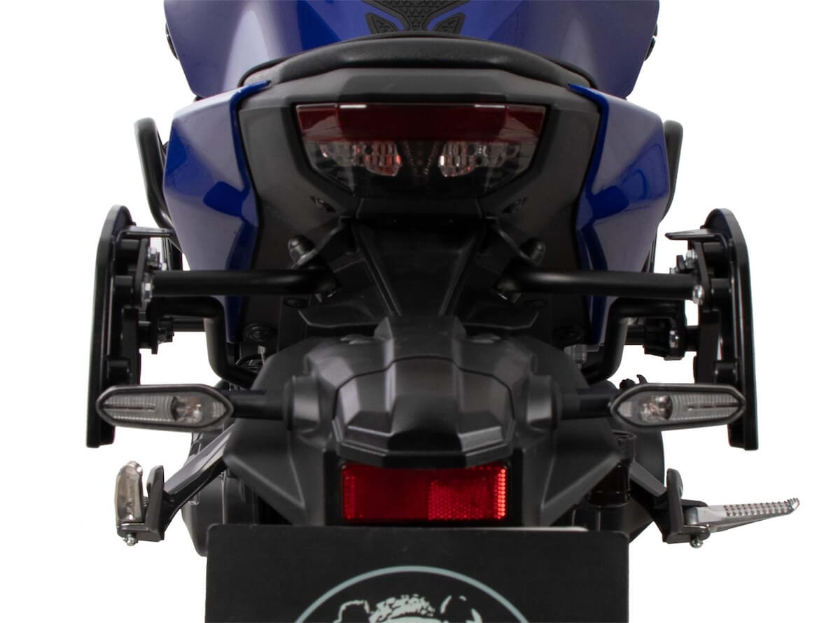 Ingombro telaietti C-Bow sulla moto Yamaha MT-09 dal 2024.